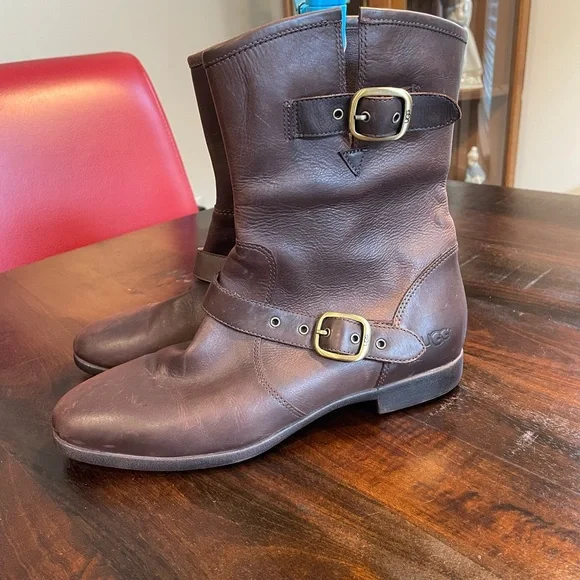UGG LEATHER BOOTS, EUC, 8 - Picture 2 of 6